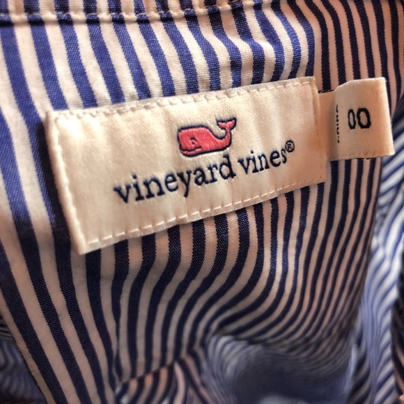 💚Vineyard Vines top - Picture 4 of 5